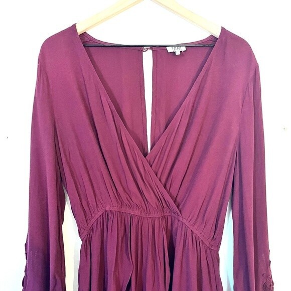 Tobi Remember My Name Surplice Flowy Crochet Romper - Picture 4 of 11